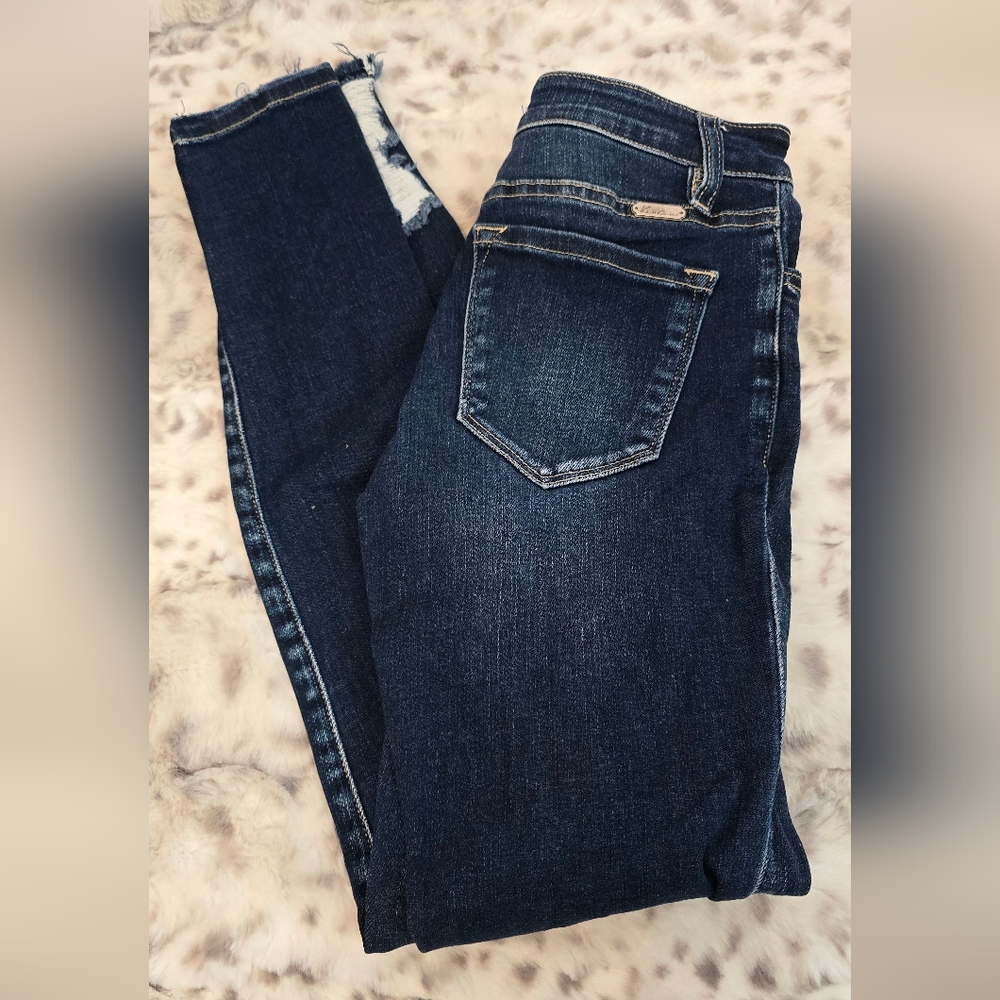 KanCan Signature Mid Rise Ankle Skinny Size: 24